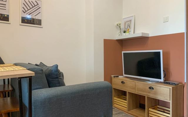 Comfort And Nice 2Br At Cinere Resort Apartment – Guest Rooms – Depok