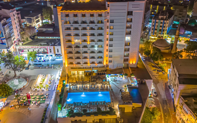 Best Western Plus Khan Hotel