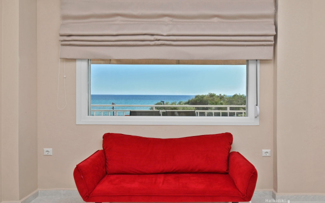 Sabbia Seafront Apartment  2 by TravelPro Serv...