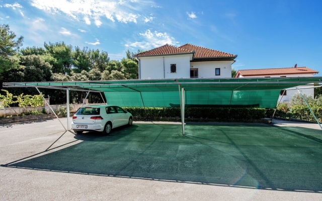 Sun Filled Apartment in Pakostane Dalmatia With Garden