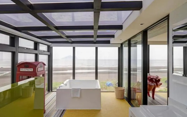 Play Hotel