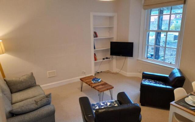 Burntisland Garden Apartment, Fife - 40 mins to Edinburgh