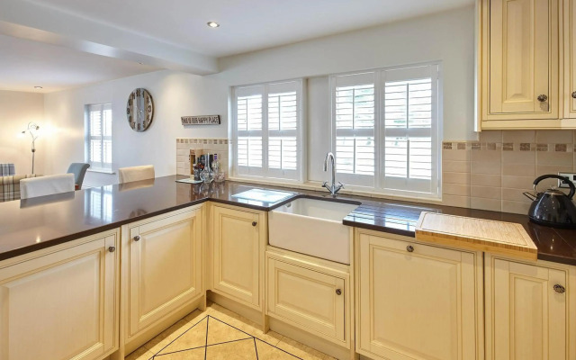 Host Stay Doray House