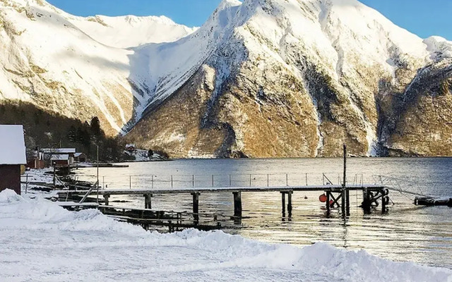8 Person Holiday Home in Sæbø