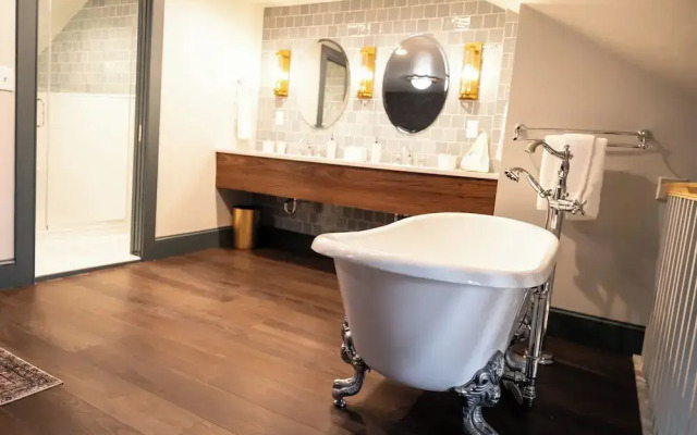 The Gas Lamp Hotel - 3BR Suite -Edison
