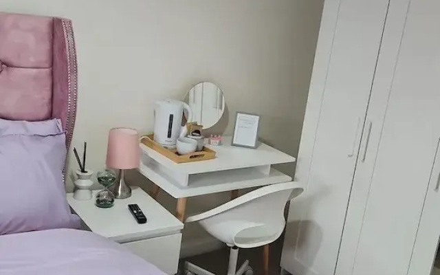 Inviting 1-bed House in Wolverhampton