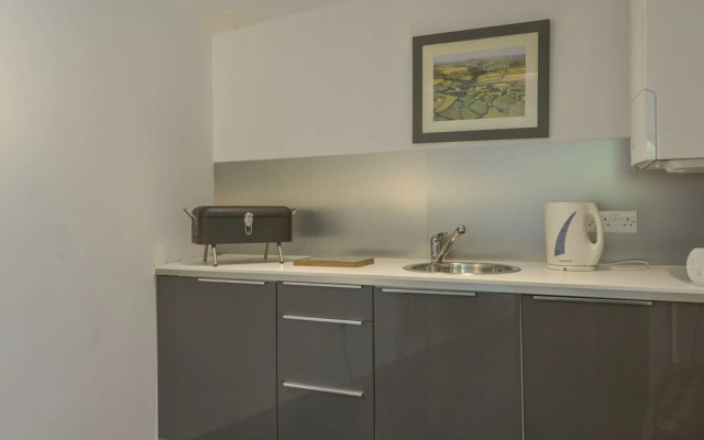 3 Newhall Green