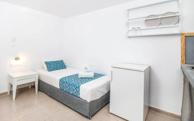 Tinas Plus Hotel