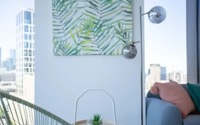 Central Melbourne 2br2bt APT on Collins St+parking