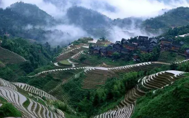 Longsheng Yaosu Express Hotel