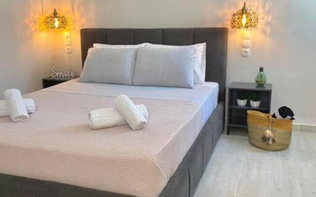Elia Room & Garden II (new entry)