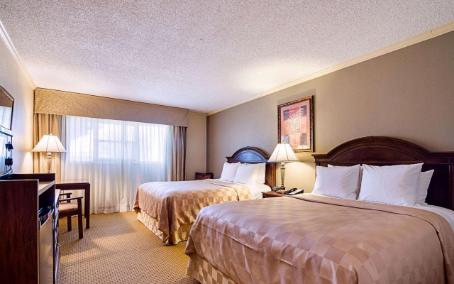 Clarion Inn Garden City