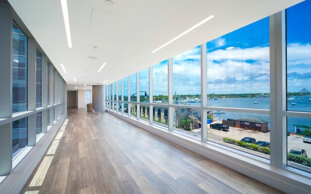 CH Deluxe Apartments  by MDR