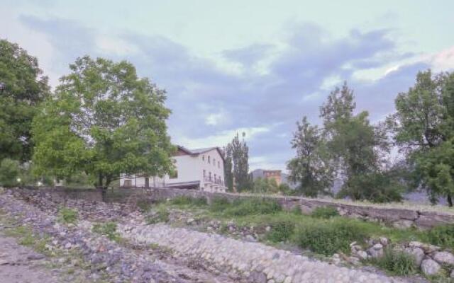 Roza’s Guest House