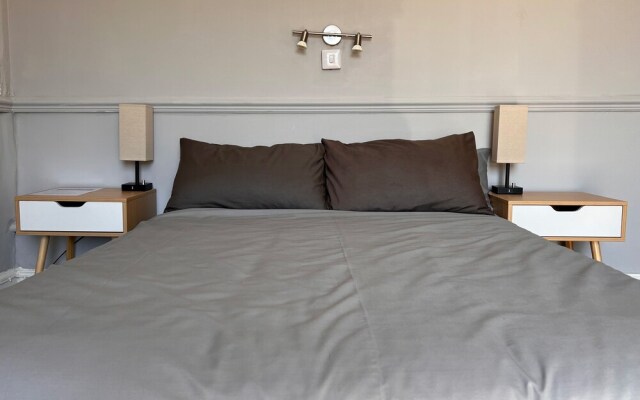 Sea View Hotel - Sandpebbles