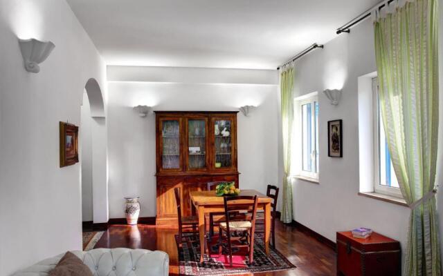 Sound Of The Sun Apartment