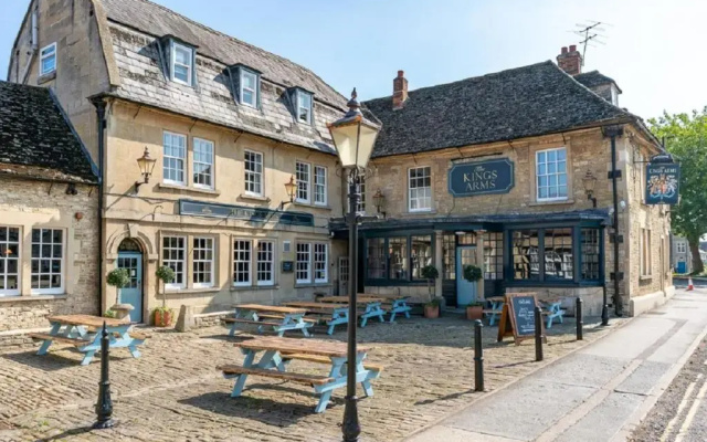 The Kings Arms Hotel - Inn