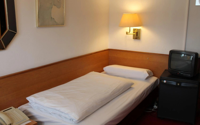 Montree Hotel