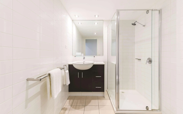 Brady Apartment Hotel Flinders Street