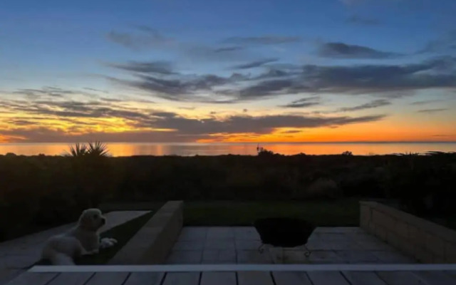 Oceanfront Oasis in Tennyson