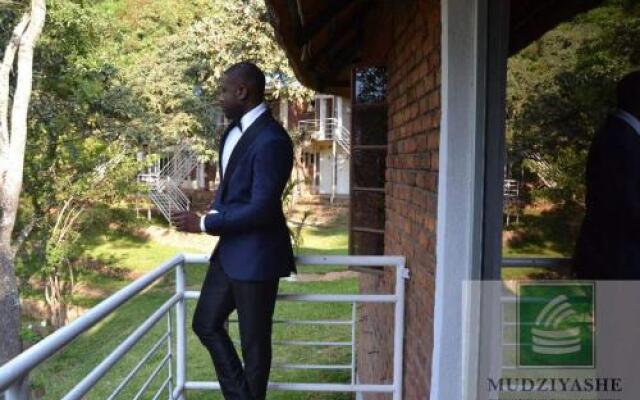 Mudziyashe Resort Lodge