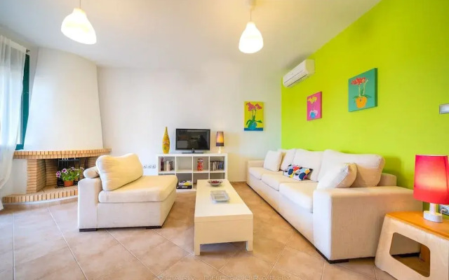 Fluo Seaside Apartment