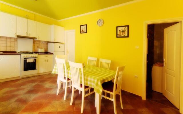 Gesztenye Apartman