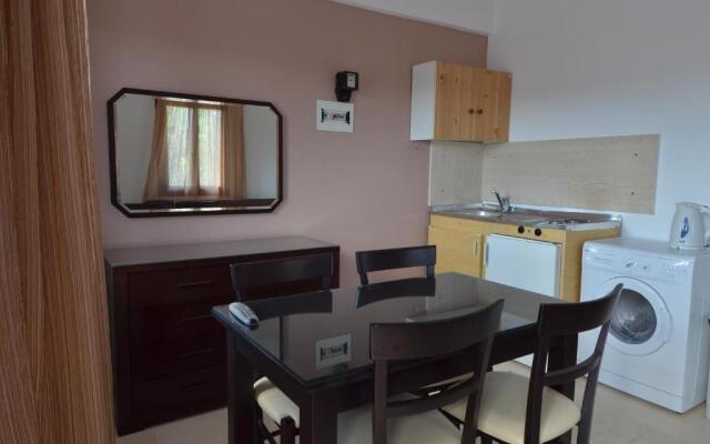 Manos Apartments