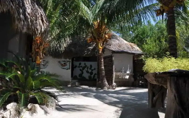 Holbox Hostel & Cabanas Ida y Vuelta Camping