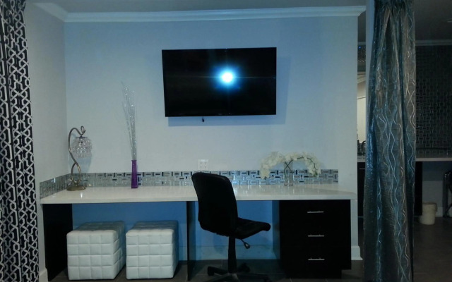 Hollywood VIP Hotel