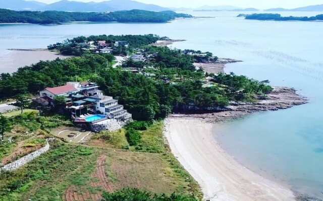 Sacheon Seopo Beach Pension