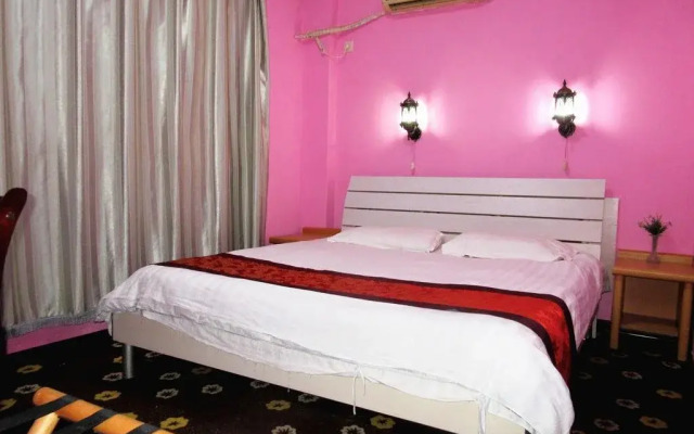 25 Four Seasons Youth Hostel