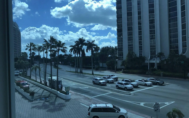 Collins Apartments by Design Suites Miami