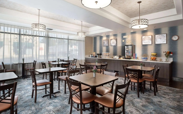 Hawthorn Suites by Wyndham Oakland/Alameda