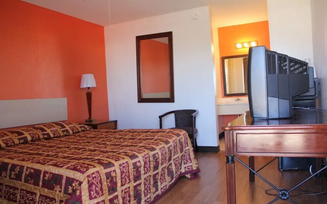 LoneStar Inn & Suites