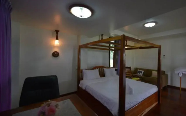 8 Praw View Hotel