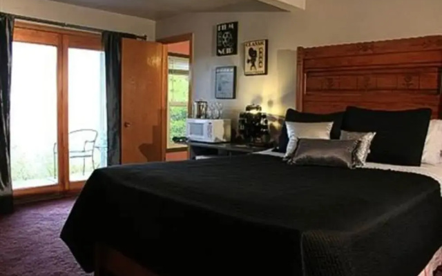 at the Waters Edge Bed & Breakfast
