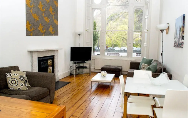 Johnston Terrace Apartment