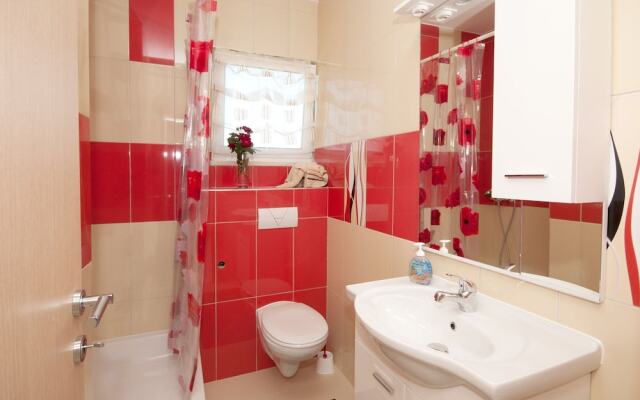 Apartment in Seget Donji With Terrace