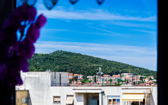 Studio apartment Agava with terrace near Old Town