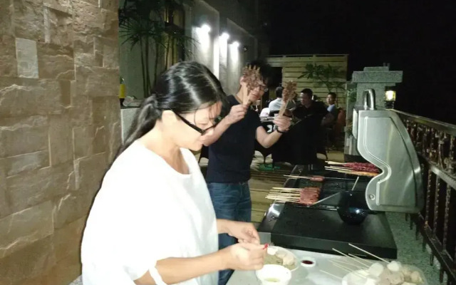 Yuxian Family Business BnB