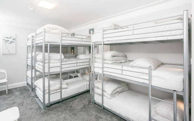 West End Hotel - Hostel