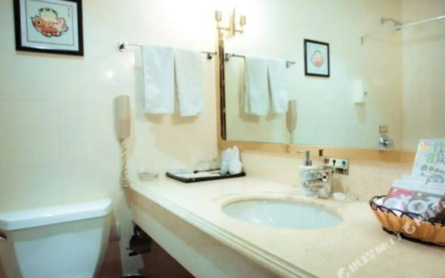 Mingzhao Hot Spring International Hotel
