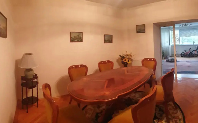 Apartament 4 camere faleza nord