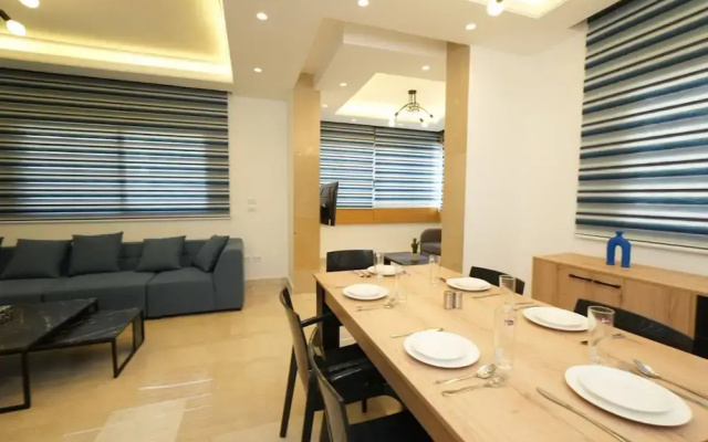 The Blue Apartment Badaro 3 Bdrm 24 7 Electric