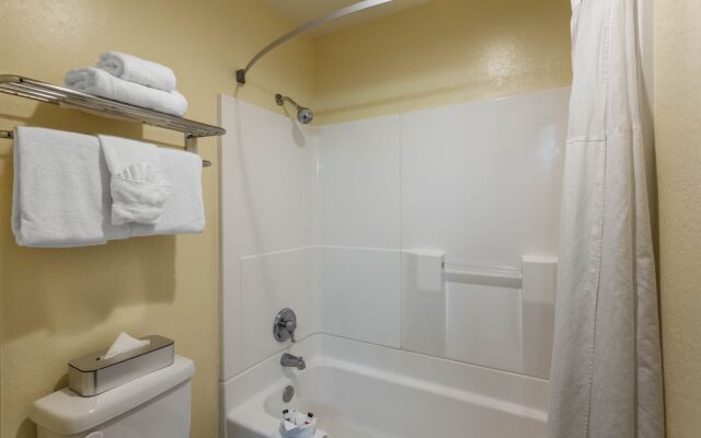 Days Inn Hayward Airport