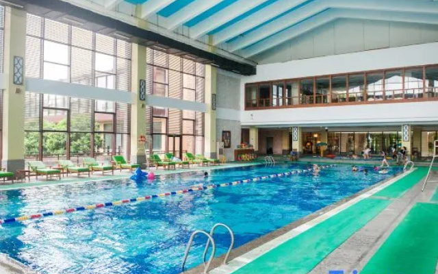 Suzhou Yangcheng Lake Lanting Hotel – Pool – Suzhou