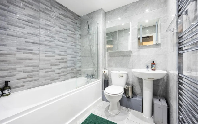 London Oasis Apartment Escape