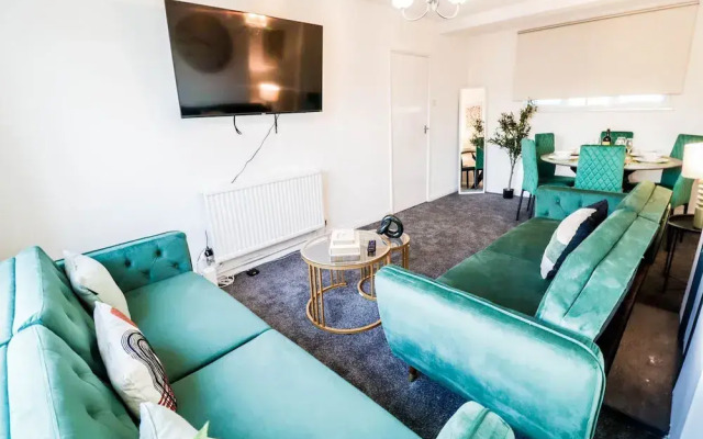 Lovely 3 Bedroom Maisonette