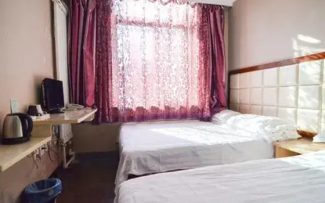 Pebble Motel (Jiusan Road Bus Station, Lvshun)
